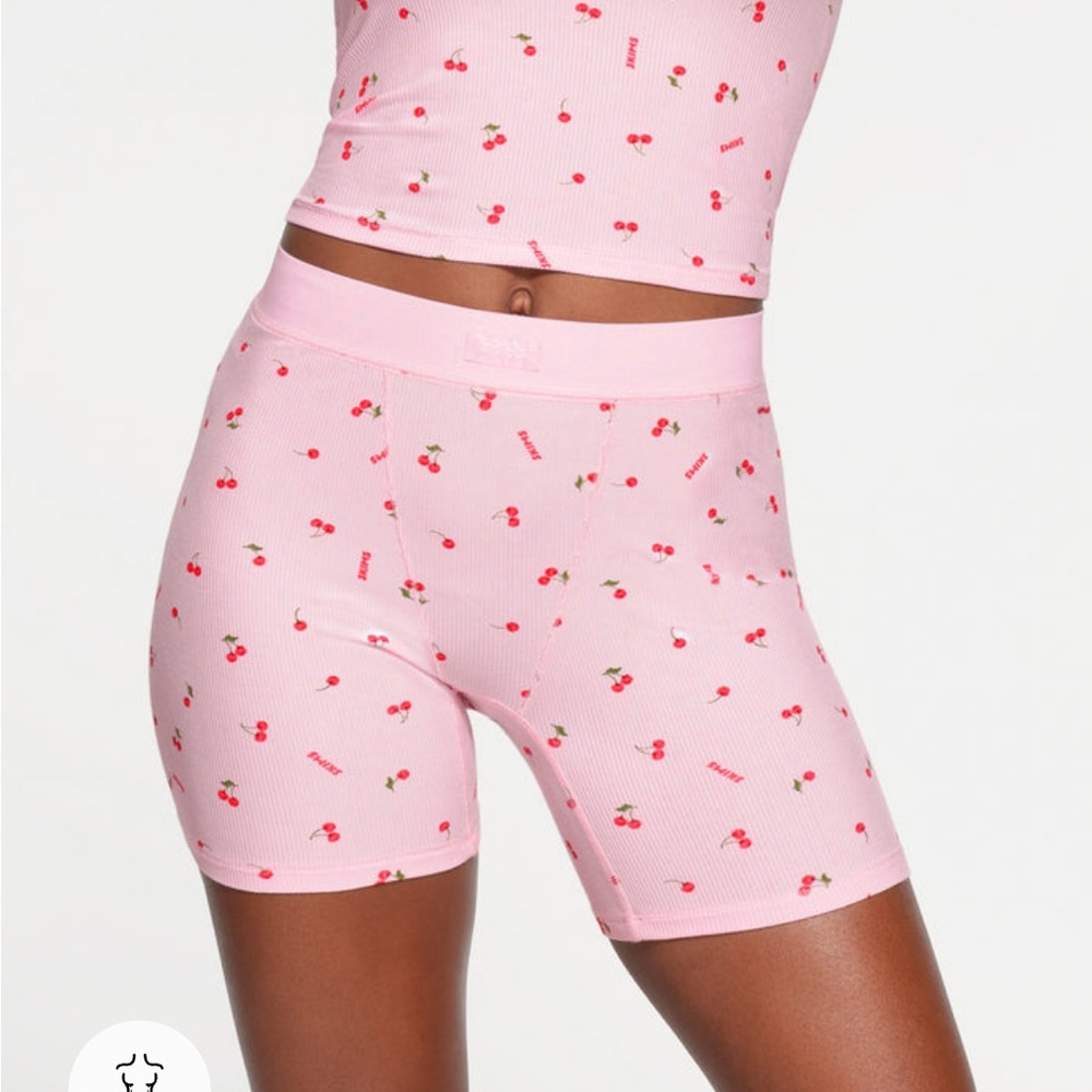 Skims soft lounge boxers in cherry blossom